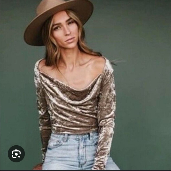 Women's Free People Crushed Velvet Top Sz Small - Picture 8 of 8